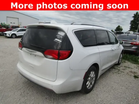 More photos of 2020 Chrysler Pacifica Touring L at Pettijohn Auto Center, MO