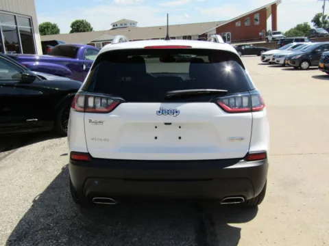 More photos of 2021 Jeep Cherokee Latitude Lux at Pettijohn Auto Center, MO