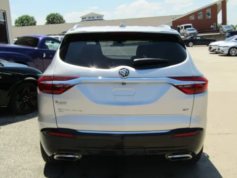 More photos of 2021 Buick Enclave Essence at Pettijohn Auto Center, MO