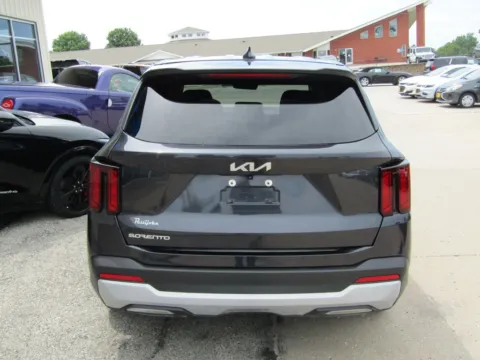 More photos of 2025 Kia Sorento LX at Pettijohn Auto Center, MO