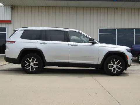 Photos of 2023 Jeep Grand Cherokee L Limited for sale in Bethany, MO at Pettijohn Auto Center