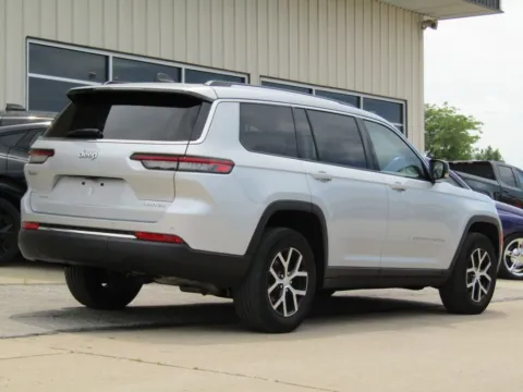 Another view of 2023 Jeep Grand Cherokee L Limited for sale in Bethany, MO at Pettijohn Auto Center