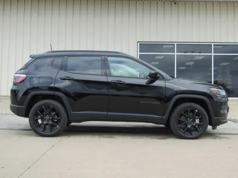 Photos of 2026 Jeep Compass Latitude for sale in Bethany, MO at Pettijohn Auto Center