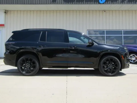 Photos of 2026 Chevrolet Traverse RS for sale in Bethany, MO at Pettijohn Auto Center