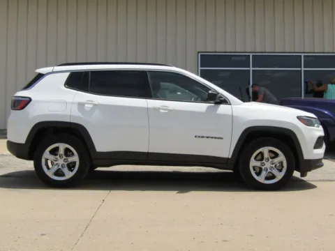 Photos of 2024 Jeep Compass Latitude for sale in Bethany, MO at Pettijohn Auto Center