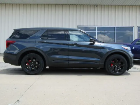 Photos of 2022 Ford Explorer ST for sale in Bethany, MO at Pettijohn Auto Center