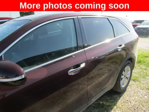 Photos of 2020 Kia Sorento LX for sale in Bethany, MO at Pettijohn Auto Center