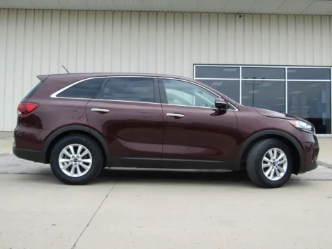 Photos of 2020 Kia Sorento LX for sale in Bethany, MO at Pettijohn Auto Center