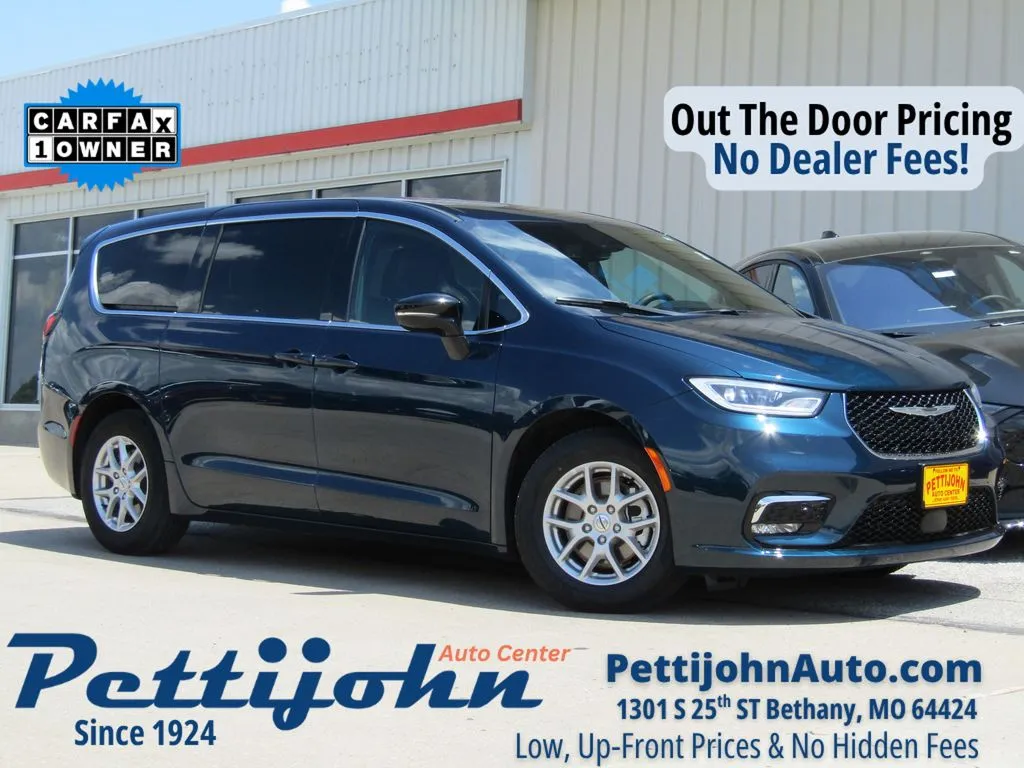 Blue 2025 Chrysler Pacifica Select for sale in Bethany, MO