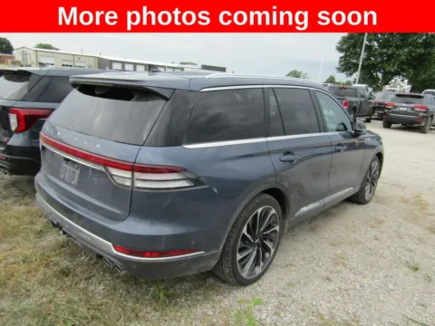 More photos of 2021 Lincoln Aviator Reserve at Pettijohn Auto Center, MO