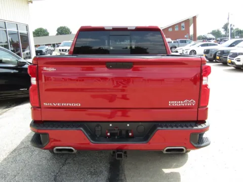 More photos of 2021 Chevrolet Silverado 1500 High Country at Pettijohn Auto Center, MO
