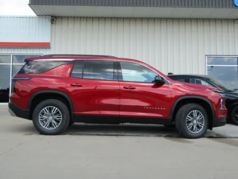 Photos of 2026 Chevrolet Traverse LT for sale in Bethany, MO at Pettijohn Auto Center