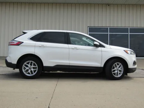Photos of 2023 Ford Edge SEL for sale in Bethany, MO at Pettijohn Auto Center