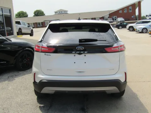 More photos of 2023 Ford Edge SEL at Pettijohn Auto Center, MO