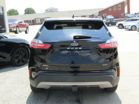More photos of 2023 Ford Edge SEL at Pettijohn Auto Center, MO