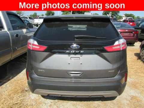 More photos of 2023 Ford Edge SEL at Pettijohn Auto Center, MO