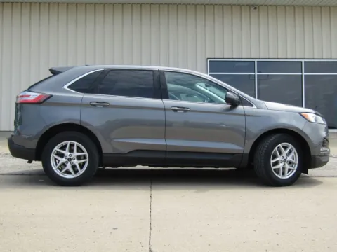 Photos of 2023 Ford Edge SEL for sale in Bethany, MO at Pettijohn Auto Center