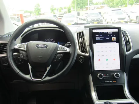 More photos of 2023 Ford Edge SEL at Pettijohn Auto Center, MO