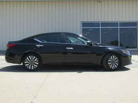 Photos of 2024 Nissan Altima 2.5 SV for sale in Bethany, MO at Pettijohn Auto Center