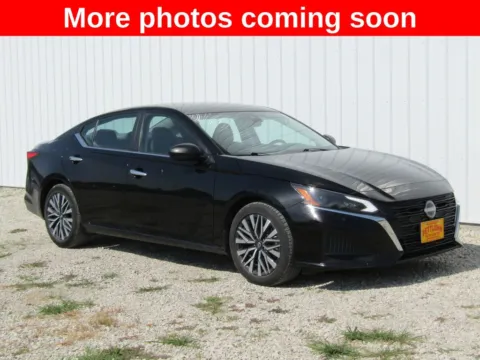 Black 2024 Nissan Altima 2.5 SV for sale in Bethany, MO