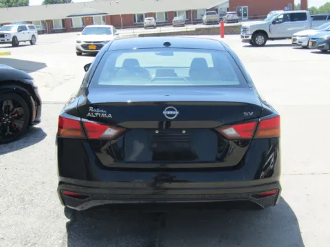 More photos of 2024 Nissan Altima 2.5 SV at Pettijohn Auto Center, MO