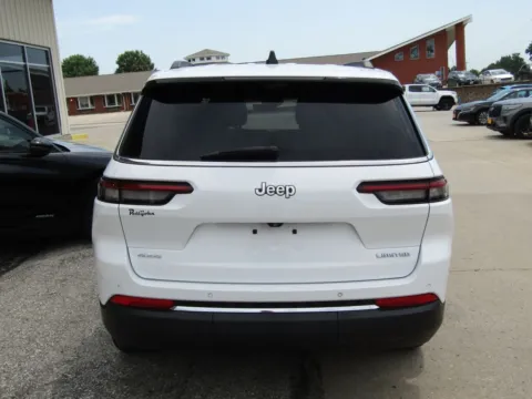 More photos of 2024 Jeep Grand Cherokee L Limited at Pettijohn Auto Center, MO