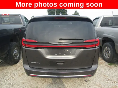 More photos of 2023 Chrysler Pacifica Touring L at Pettijohn Auto Center, MO