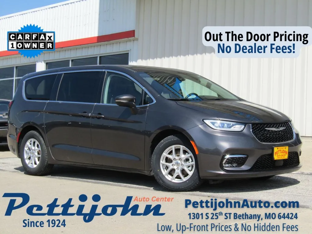 Gray 2023 Chrysler Pacifica Touring L for sale in Bethany, MO