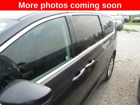 Photos of 2023 Chrysler Pacifica Touring L for sale in Bethany, MO at Pettijohn Auto Center