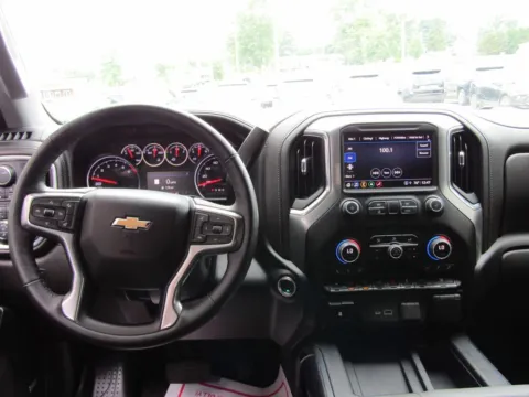More photos of 2022 Chevrolet Silverado 1500 LTD LTZ at Pettijohn Auto Center, MO