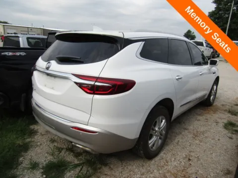 More photos of 2020 Buick Enclave Essence at Pettijohn Auto Center, MO