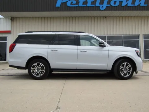 Photos of 2025 Ford Expedition Max Active for sale in Bethany, MO at Pettijohn Auto Center