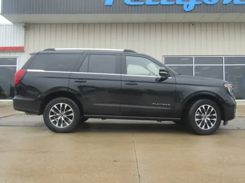 Photos of 2025 Ford Expedition Platinum for sale in Bethany, MO at Pettijohn Auto Center