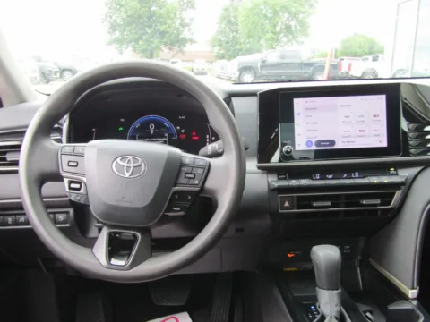 More photos of 2025 Toyota Camry LE at Pettijohn Auto Center, MO