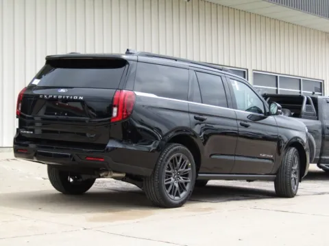 Another view of 2027 Ford Expedition Platinum for sale in Bethany, MO at Pettijohn Auto Center