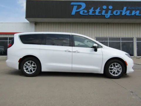 Photos of 2023 Chrysler Voyager LX for sale in Bethany, MO at Pettijohn Auto Center