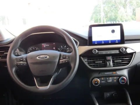 More photos of 2021 Ford Escape SE at Pettijohn Auto Center, MO