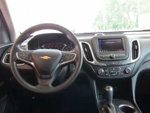 More photos of 2021 Chevrolet Equinox LT at Pettijohn Auto Center, MO