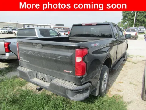 More photos of 2020 Chevrolet Silverado 1500 RST at Pettijohn Auto Center, MO