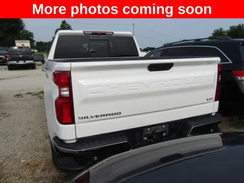 More photos of 2020 Chevrolet Silverado 1500 RST at Pettijohn Auto Center, MO