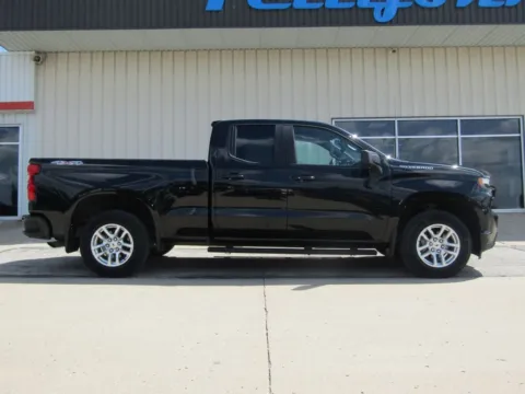 Photos of 2020 Chevrolet Silverado 1500 RST for sale in Bethany, MO at Pettijohn Auto Center