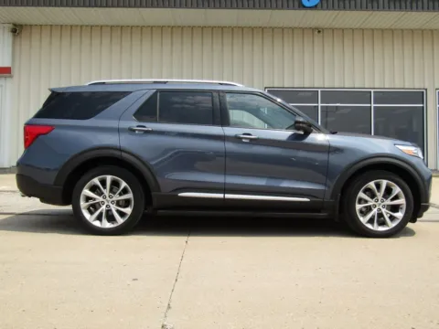 Photos of 2021 Ford Explorer Platinum for sale in Bethany, MO at Pettijohn Auto Center
