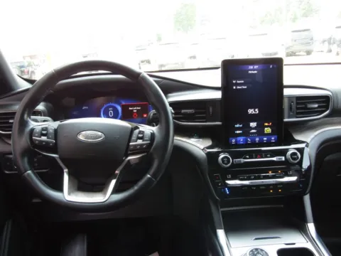 More photos of 2021 Ford Explorer Platinum at Pettijohn Auto Center, MO