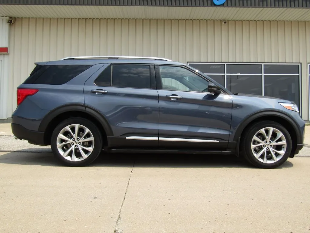 Used 2021 Ford Explorer Platinum with VIN 1FM5K8HC0MGA03017 for sale in Kansas City