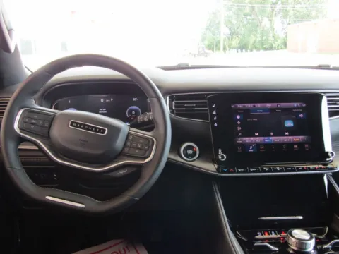 More photos of 2024 Jeep Wagoneer Series III at Pettijohn Auto Center, MO