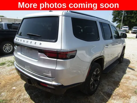 More photos of 2024 Jeep Wagoneer Series III at Pettijohn Auto Center, MO