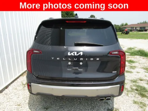 More photos of 2025 Kia Telluride S at Pettijohn Auto Center, MO