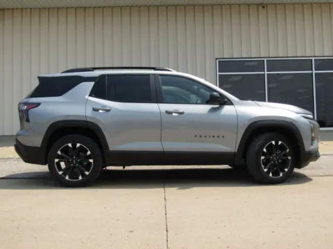 Photos of 2027 Chevrolet Equinox RS for sale in Bethany, MO at Pettijohn Auto Center