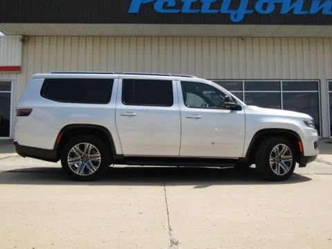 Photos of 2025 Jeep Wagoneer L Series II for sale in Bethany, MO at Pettijohn Auto Center