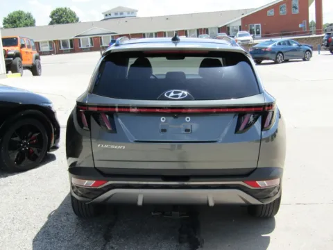 More photos of 2022 Hyundai Tucson Limited at Pettijohn Auto Center, MO